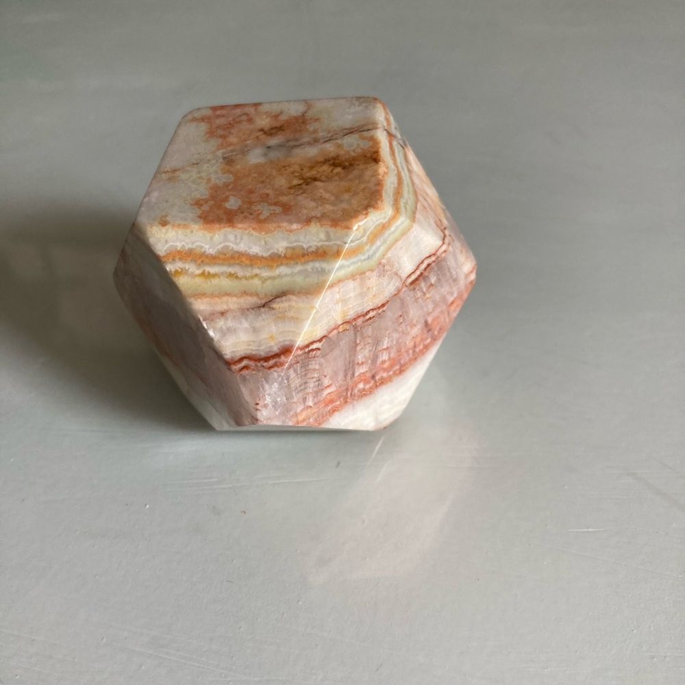 Vintage Onyx Cube